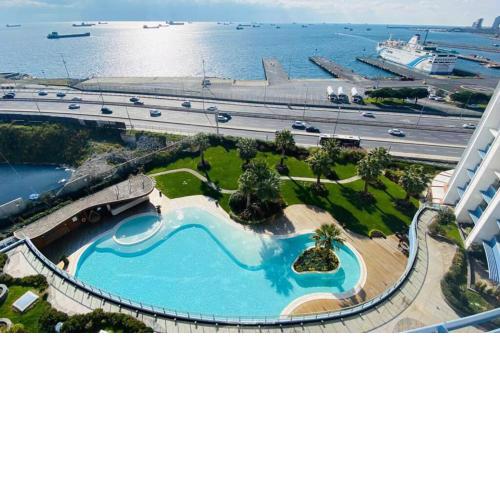Luxury 2 Room Suite Apartment With Seaview In Center