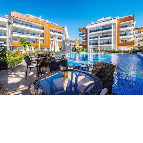 Luxury and cozy 2+2 apartment with pool and gym access
