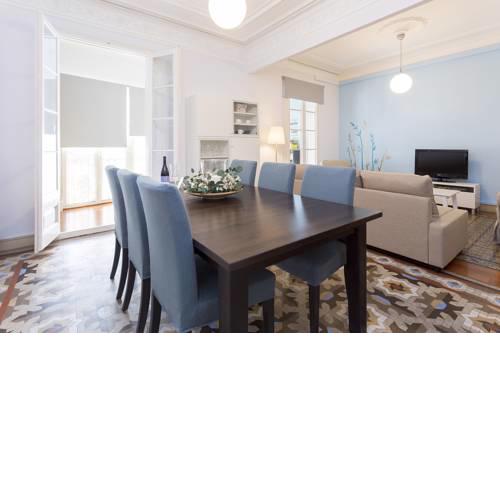 Luxury and Elegant Apartment in the Center