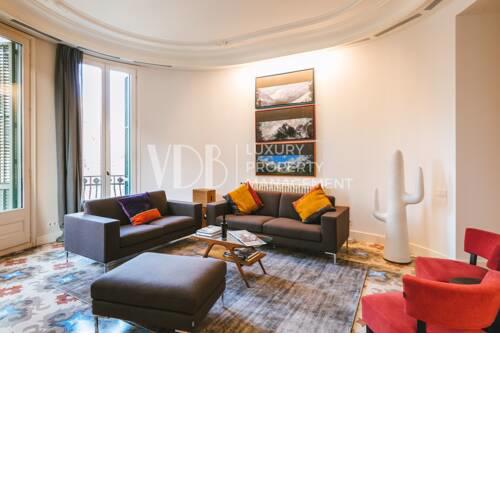Luxury apartment in central Barcelona with concierge, pools, gym, hot tub, security