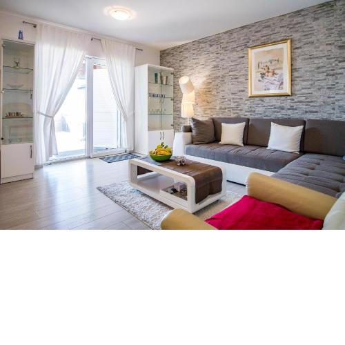Luxury Apartment Stipe