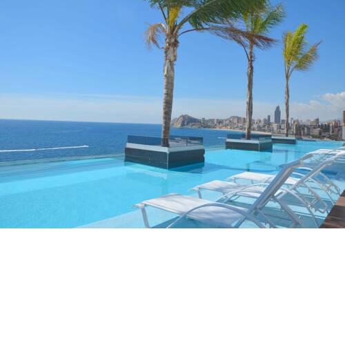 Luxury apartment with infinity swimming pool