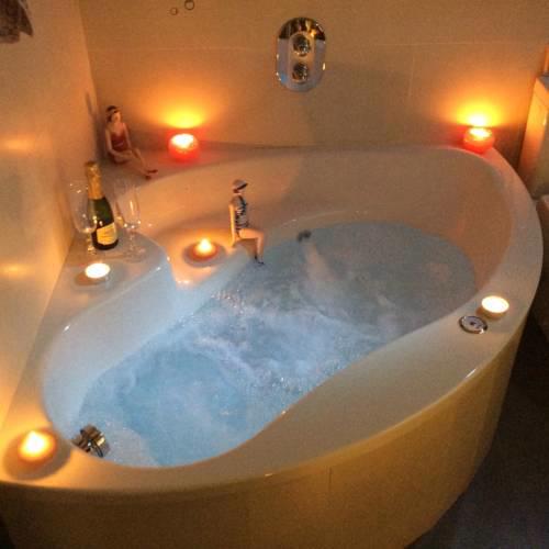 Luxury Apartment with Jacuzzi