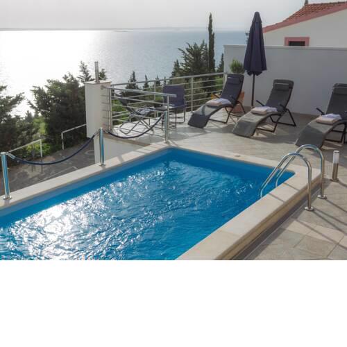 Luxury Apartmentwith Private Pool by the Beach in Starigrad