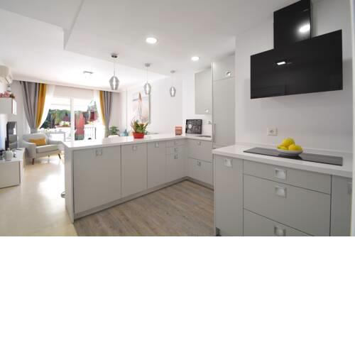Luxury beach side apartment in Marbella Playa