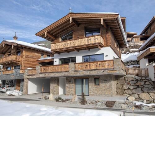 Luxury chalet with 3 bathrooms, near a small slope