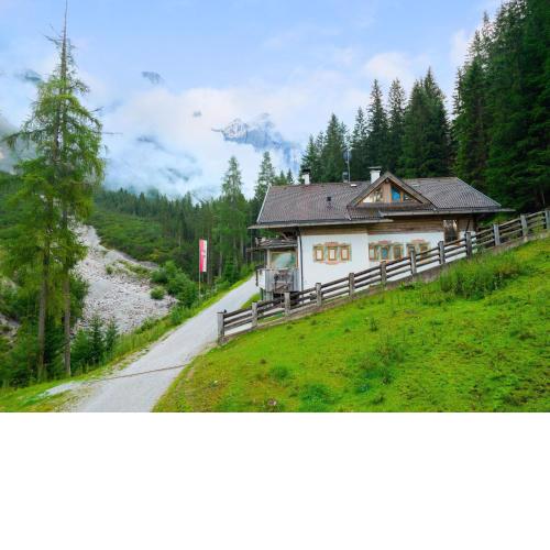 Luxury cottage in Neustift im Stubaital with a sauna