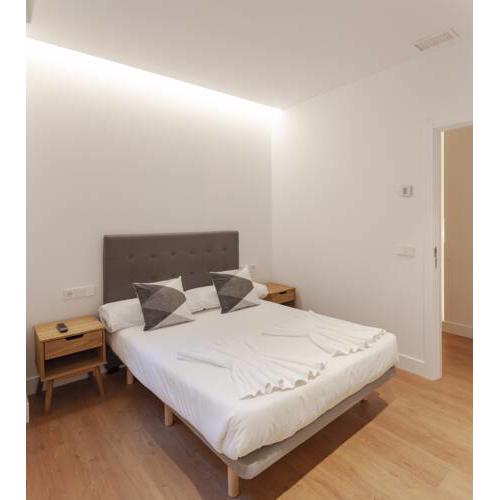 LUXURY FLAT GRAN VIA TUDESCOS