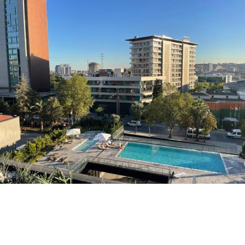 Luxury Fully Furnished Apartment with Balcony