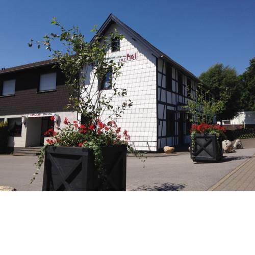 Luxury Holiday Home in Hofen with a Fenced Garden