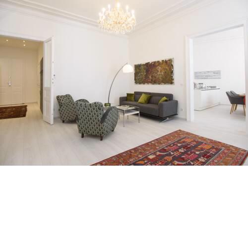 Luxury Living - Centrally Located