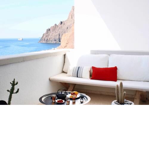 Luxury Modernist Design Apartment on the Beach