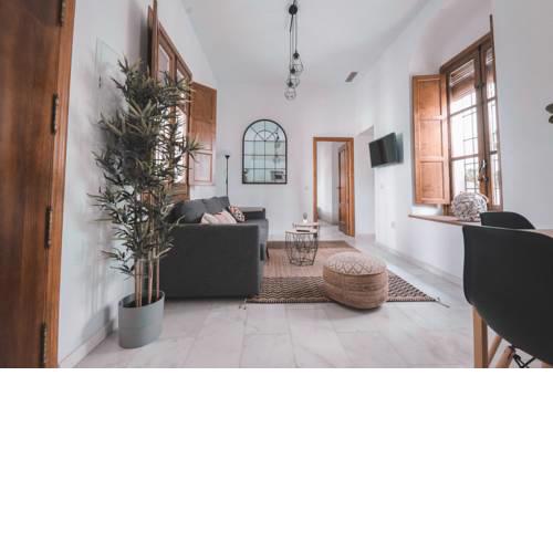 LUXURY & NEW APARTMENT CORREDERA