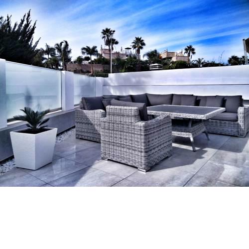 Luxury newly renovated townhouse.