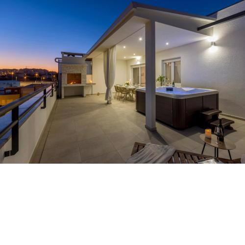 Luxury rooftop apartment Zalato