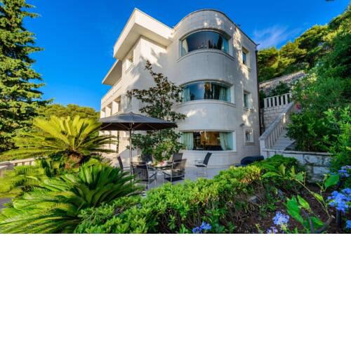 Luxury Seafront Villa Dubrovnik Queen with private pool near the sea in Dubrovnik