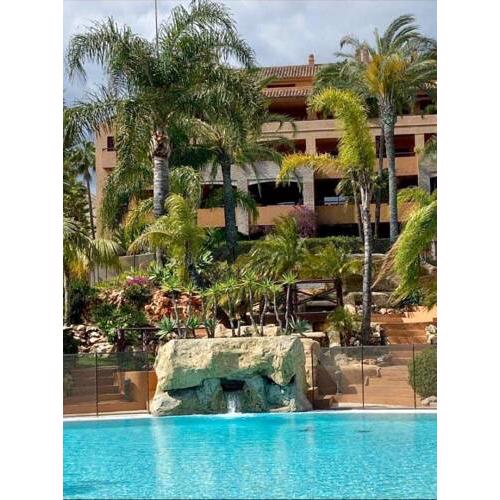 Luxury Seaside Apartment in Marbella, in Gran Bahia