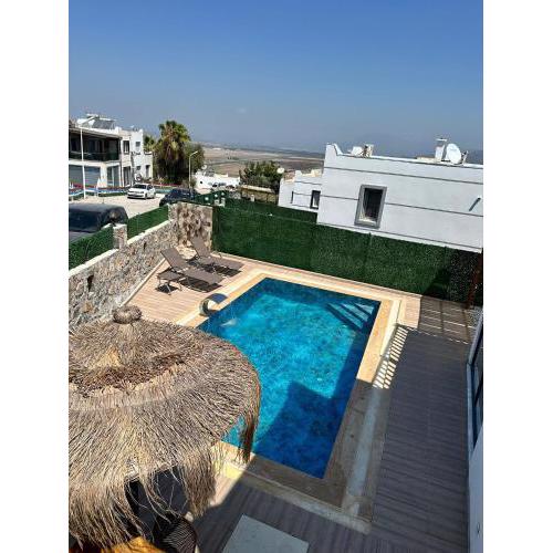 LUXURY SUMMER HOUSE