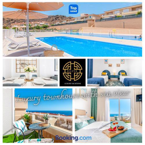 LUXURY TOWNHOUSE WITH SEA VIEW IN PLAYA NEGRA
