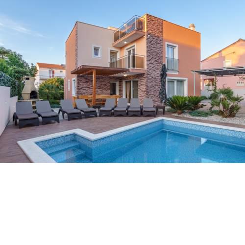 Luxury villa Amor