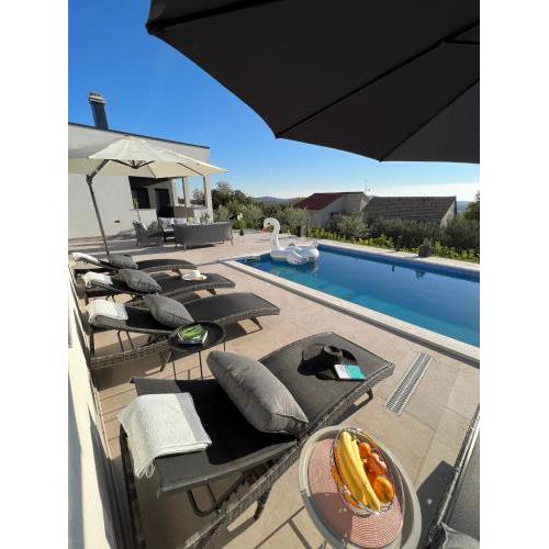 Luxury Villa Bura