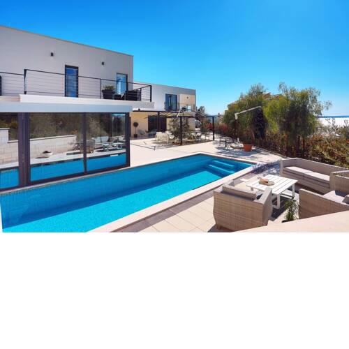 Luxury VILLA CECILIA with 4 en-suite bedrooms located 250m from the beach in Podstrana, max 8 people