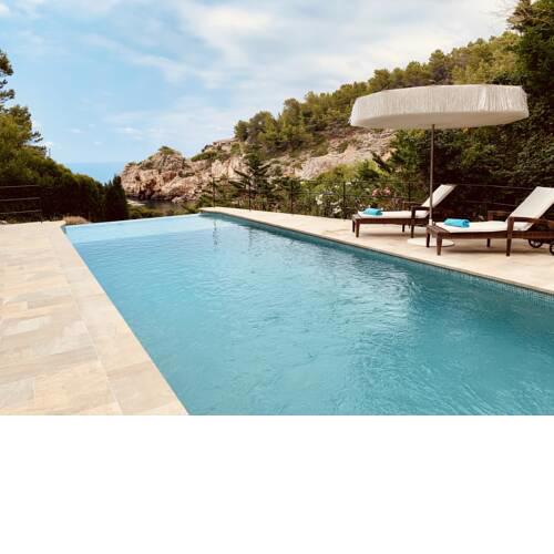 Luxury Villa First Line direct access to the beach Cala Deia
