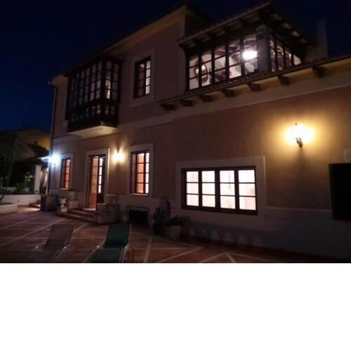 Luxury Villa for 16 people with seaview, pool and bbq