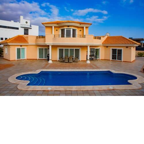 Luxury villa In Playa Paraiso