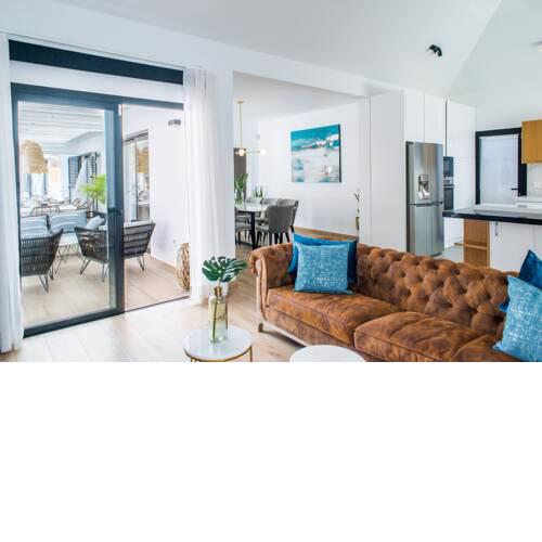Luxury Villa "La Bonita-2" with Private Heated Pool, BBQ & Free WiFi by Holidays Home