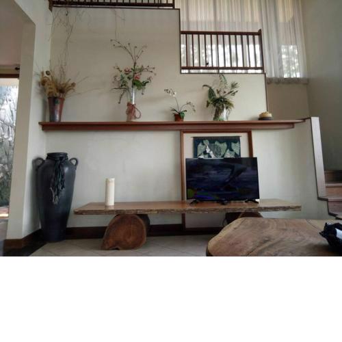 Luxury Villa Lembang Bandung (Villa Istana Bunga)