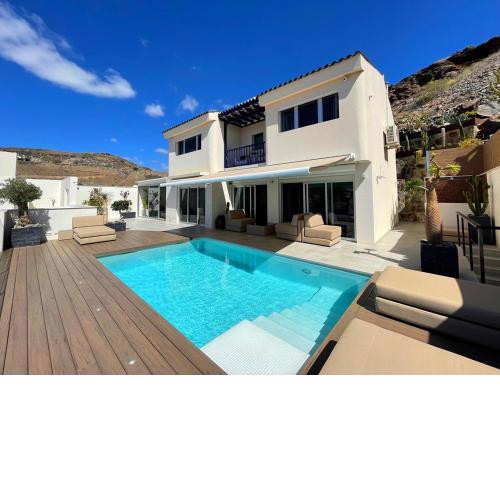 Luxury Villa Morelli with seaview & heated pool