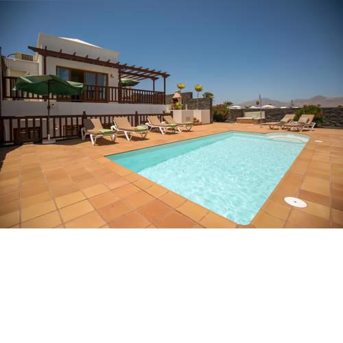 Luxury Villa With Private Heated Pool and jacuzzi Oceano