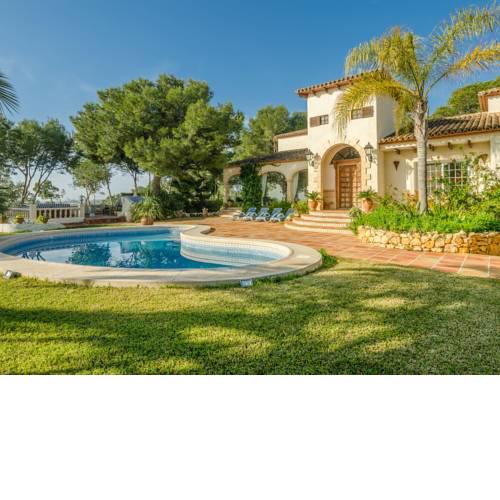 Luxury Villa with Private Pool and Jacuzzi in L'Albir