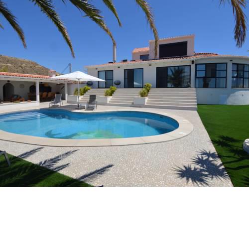 Luxury villa with Private Pool in Coveta Fuma