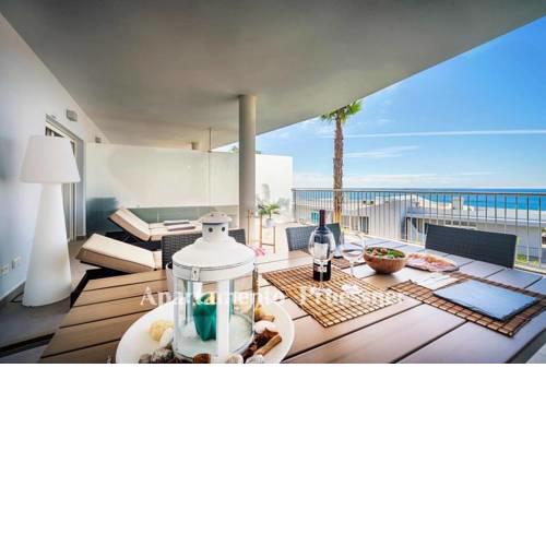LUXUS APARTMENT WITH SEA VIEWS 40M2 TERRACE