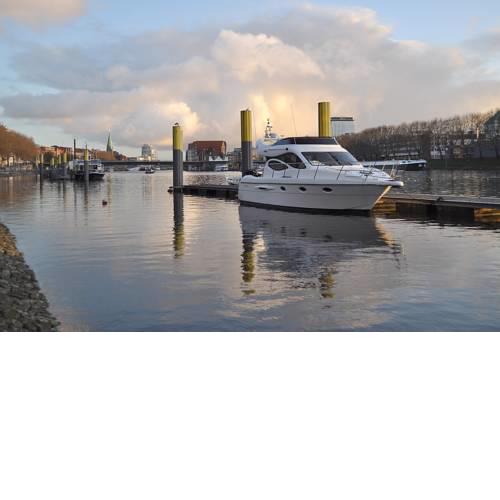 Luxus Yacht Lady Jane City Überseestadt