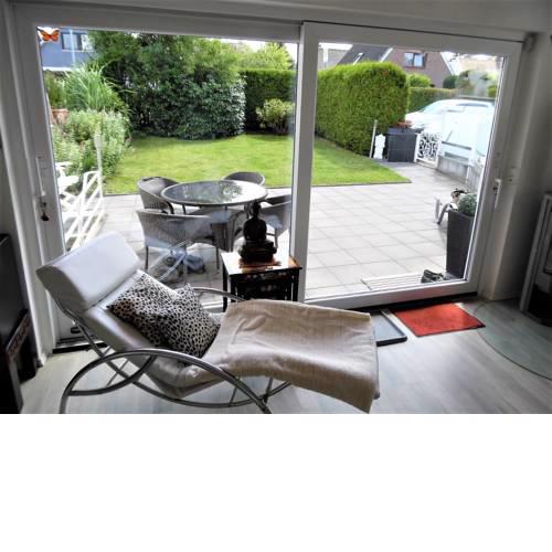 Luxusferienhaus, stylisch, modern, schick mit Garten, Kamin und 3 Schlafzimmern, 3 WC