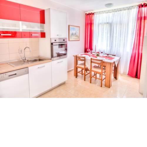 M & M Apartment