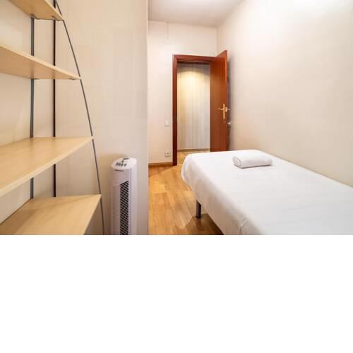MA1101st Charming 3 BR Flat ideal for families and friends