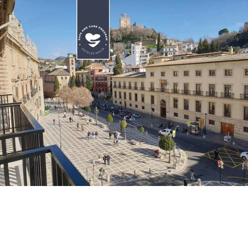 Maciá Plaza