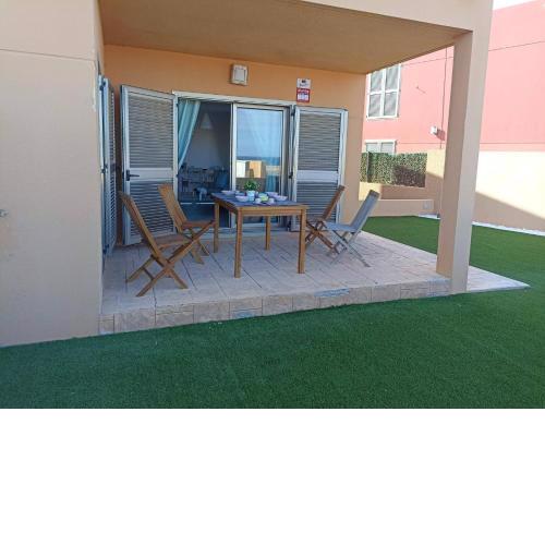 Macy house , with private garden and nice sea views