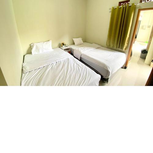 MADINA GUEST HOUSE Syariah near Gembira Loka Zoo Yogyakarta