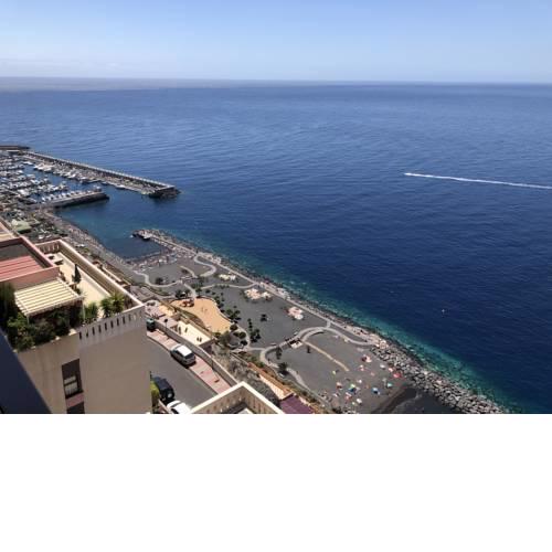 MAGNIFIC FLAT WITH PANORAMIC SEA VIEWS