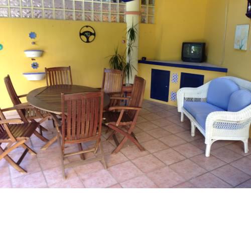 Magnificent apartment with large private garden close to the park, center and beach