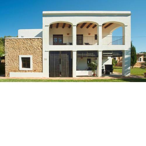 Magnificent Villa Marama In The Midst Of Ibiza’s Countryside
