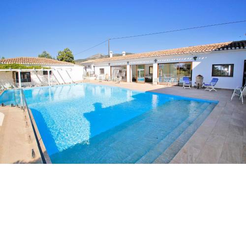 Magnificient Rural Home With Pool and BBQ