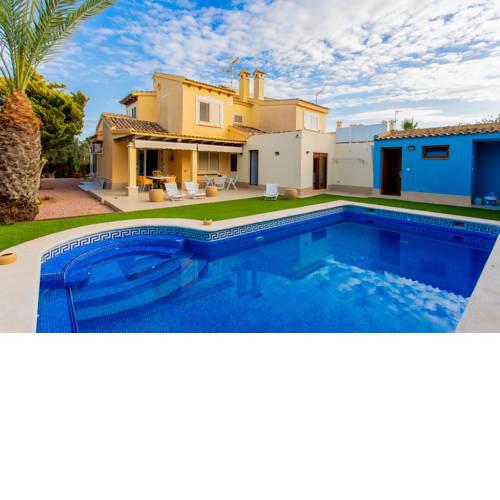 Magnifico Chalet con piscina en km1 de La Manga