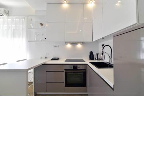Maja Superior Apartment with Balcony
