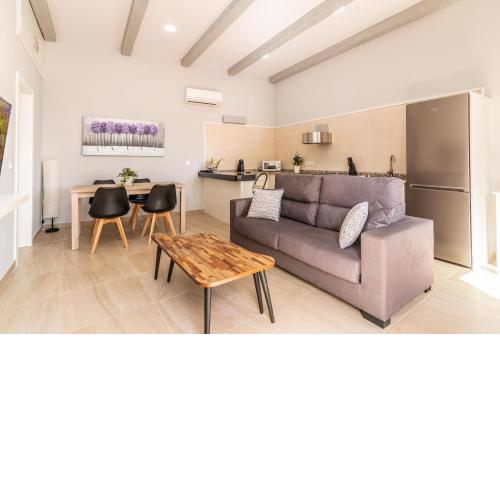 Malaga Bay Apartments by iloftmalaga